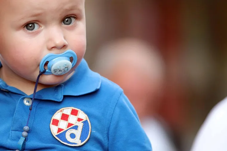 16.09.2019., Zagreb - Druzenje igraca Dinama s navijacima ispred Fan shopa GNK Dinamo uoci prve utakmice grupne faze s Atalantom. 
Photo: Goran Stanzl/PIXSELL