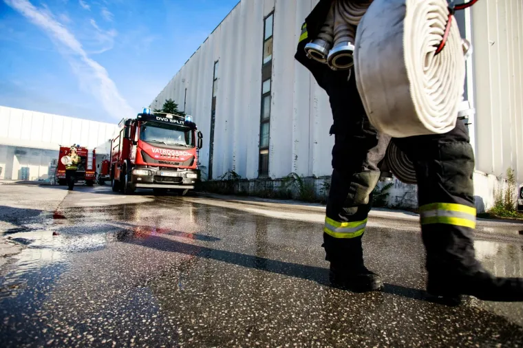 16.09.2019., Split - Veliki pozar na TTTS-u.
Photo: Milan Sabic/PIXSELL
