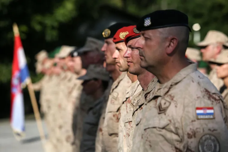 Hrvatski vojnici vratili su se iz Afganistana: Sreća, suze radosnice, ali i tuga zbog stradalog kolege