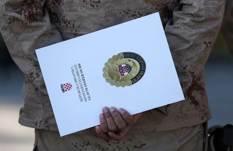 Hrvatski vojnici vratili su se iz Afganistana: Sreća, suze radosnice, ali i tuga zbog stradalog kolege