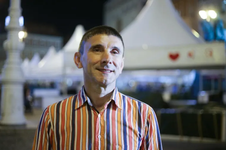 Sini&scaron;a Labrović provest će cijeli jedan dan osmjehujući se na Trgu bana Josipa Jelačića