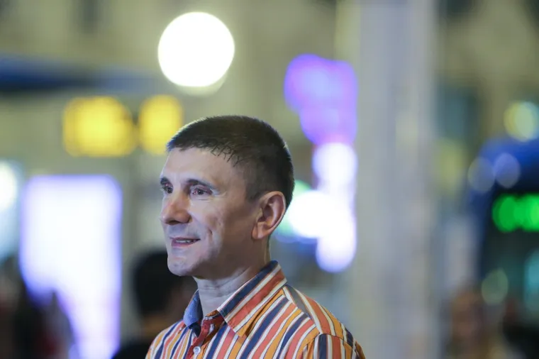 Sini&scaron;a Labrović provest će cijeli jedan dan osmjehujući se na Trgu bana Josipa Jelačića