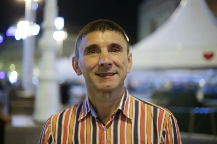 Sini&scaron;a Labrović provest će cijeli jedan dan osmjehujući se na Trgu bana Josipa Jelačića