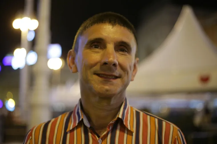 Sini&scaron;a Labrović provest će cijeli jedan dan osmjehujući se na Trgu bana Josipa Jelačića