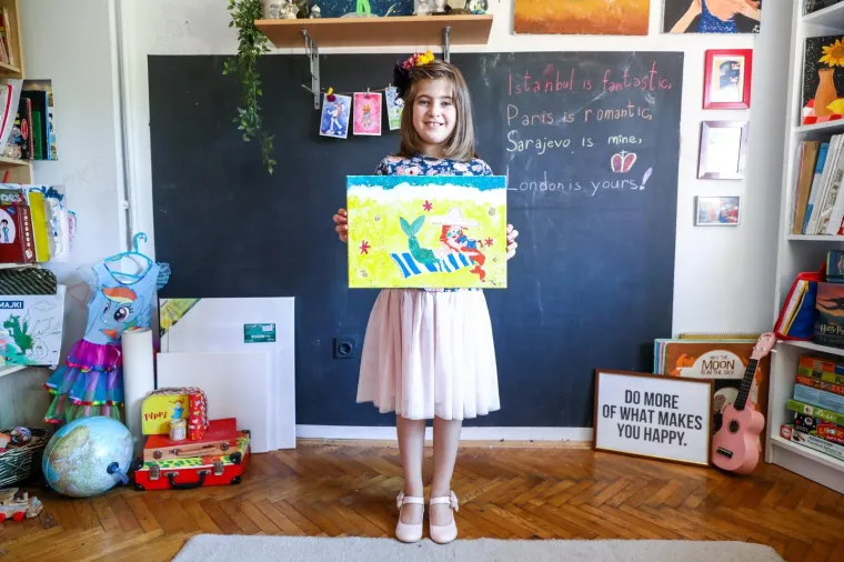 Djevojčica Asya poslala je kraljici Elizabeti II razglednicu, pjesmicu i crtež i dobila odgovor