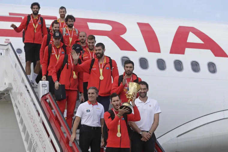 Svjetske prvake &Scaron;panjolce u Madridu dočekalo nekoliko tisuća razdraganih navijača