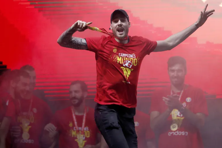 Svjetske prvake &Scaron;panjolce u Madridu dočekalo nekoliko tisuća razdraganih navijača