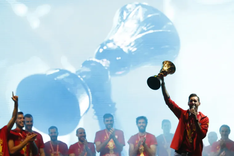 Svjetske prvake &Scaron;panjolce u Madridu dočekalo nekoliko tisuća razdraganih navijača