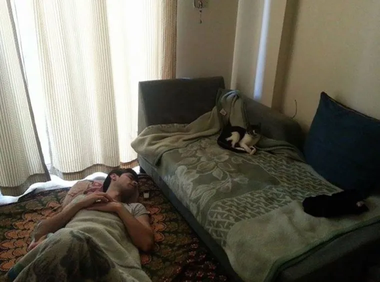 Umor ne pita: Oni su zaspali na najgorim mjestima i u jo&scaron; čudnijim pozicijama