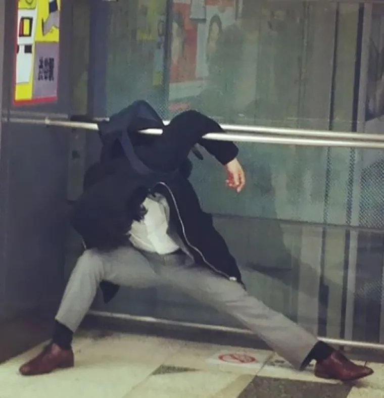 Umor ne pita: Oni su zaspali na najgorim mjestima i u jo&scaron; čudnijim pozicijama