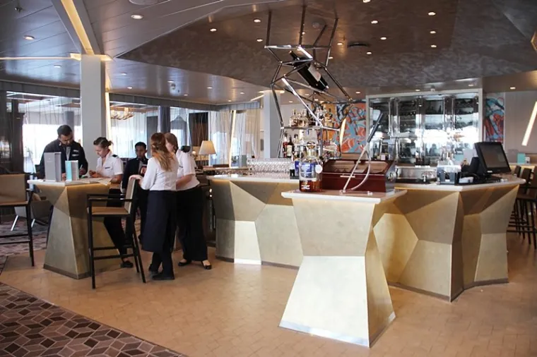 Ovako izgleda unutra&scaron;njost luksuznog kruzera koji je uplovio u Dubrovnik: Ima bazene, igrali&scaron;ta, restorane...