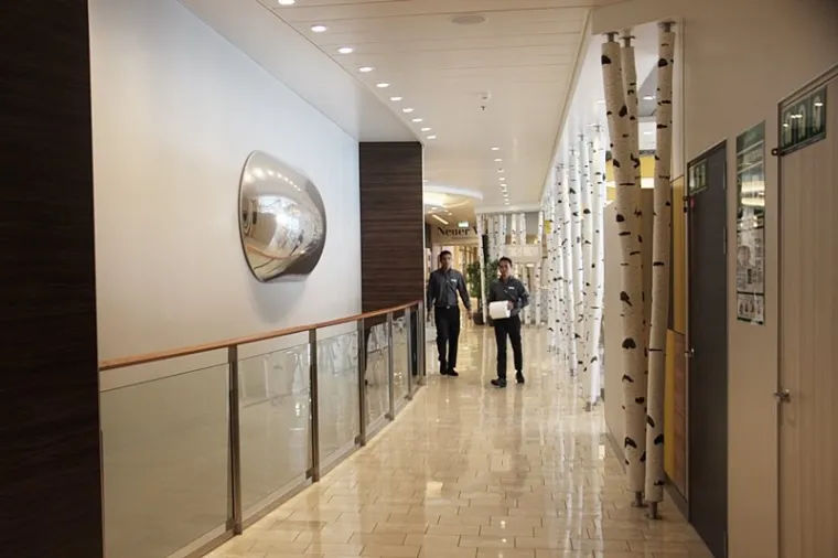 Ovako izgleda unutra&scaron;njost luksuznog kruzera koji je uplovio u Dubrovnik: Ima bazene, igrali&scaron;ta, restorane...