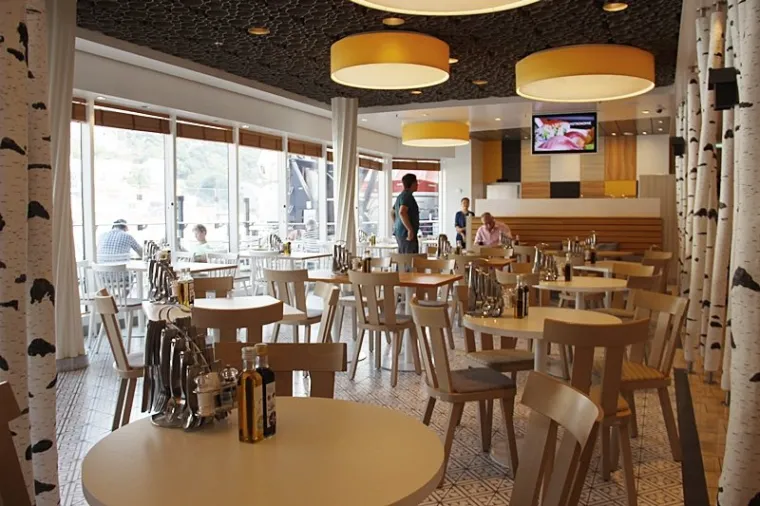 Ovako izgleda unutra&scaron;njost luksuznog kruzera koji je uplovio u Dubrovnik: Ima bazene, igrali&scaron;ta, restorane...