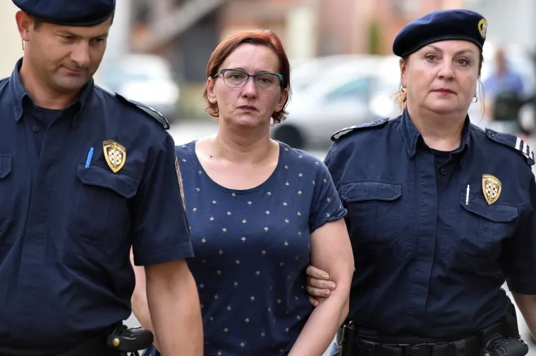 Slučaj '&scaron;krinja': Smiljana Srnec, optužena za ubojstvo sestre Jasmine, u lisicama dovedena na sud