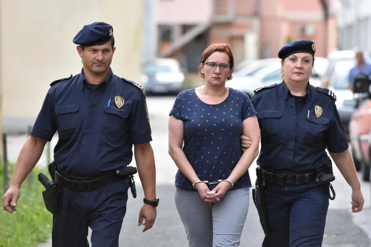 Slučaj '&scaron;krinja': Smiljana Srnec, optužena za ubojstvo sestre Jasmine, u lisicama dovedena na sud