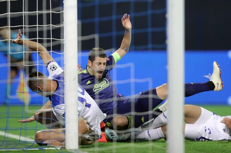 Rapsodija Modrih u Maksimiru! Dinamo pred 30 tisuća navijača svladao Atalantu!