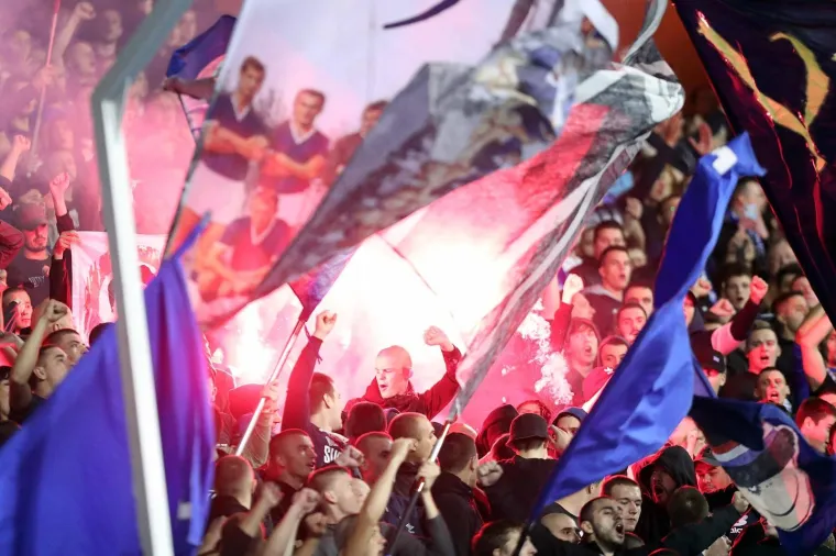 Bakljada BBB-a i fantastične koreografije! Pogledajte ludu atmosferu u noći kada je pala Atalanta