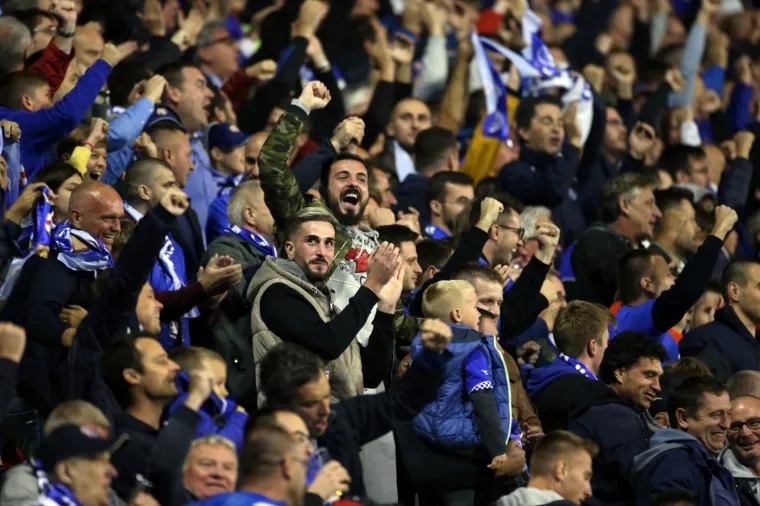 Bakljada BBB-a i fantastične koreografije! Pogledajte ludu atmosferu u noći kada je pala Atalanta