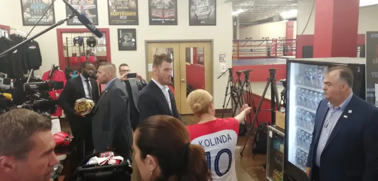 Grabar-Kitarović u teretani: Stipe Miočić doveo i kćer da se s njom fotka