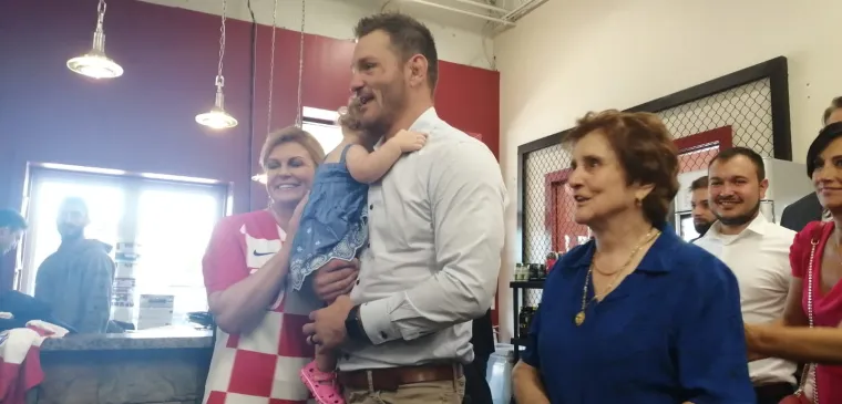 Grabar-Kitarović u teretani: Stipe Miočić doveo i kćer da se s njom fotka