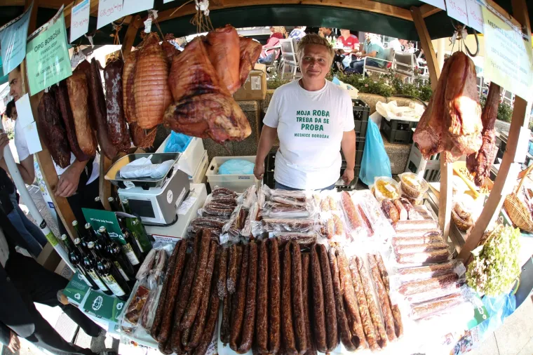 100% ZAGORSKO ZAPOSJELO ZAGREBAČKI GLAVNI TRG: Pogledajte kakve se sve delicije nude