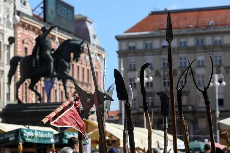 100% ZAGORSKO ZAPOSJELO ZAGREBAČKI GLAVNI TRG: Pogledajte kakve se sve delicije nude