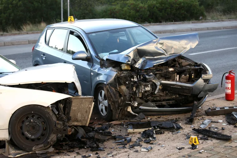 Kr&scaron; i lom u &Scaron;ibeniku: Pijani vozač BMW nije stao na znak STOP pa udario u Kiu