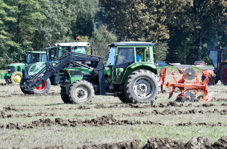 Tko će Hrvatsku predstavljati u Rusiji?  U Sunji iskusne ekipe odmjerile snage u oranju