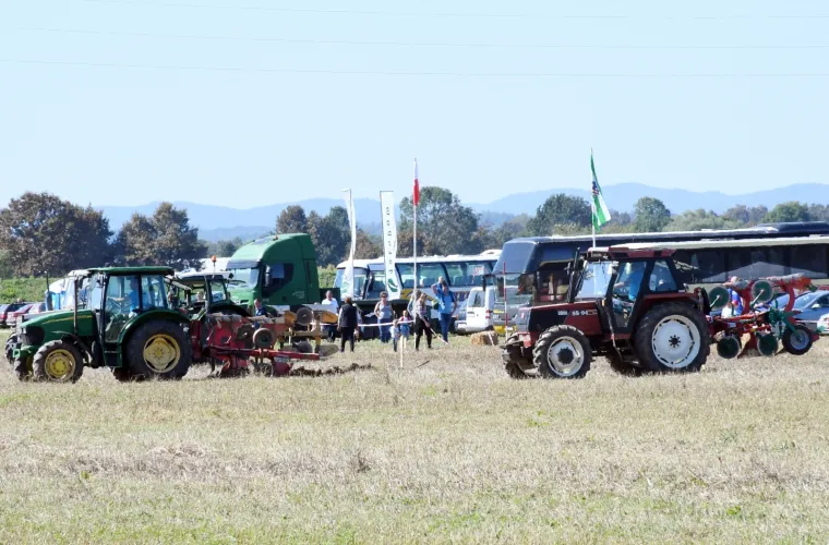Tko će Hrvatsku predstavljati u Rusiji?  U Sunji iskusne ekipe odmjerile snage u oranju