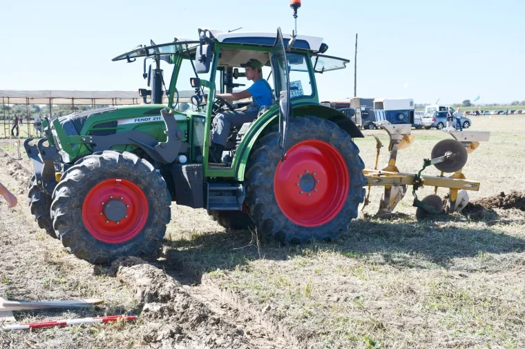 Tko će Hrvatsku predstavljati u Rusiji?  U Sunji iskusne ekipe odmjerile snage u oranju