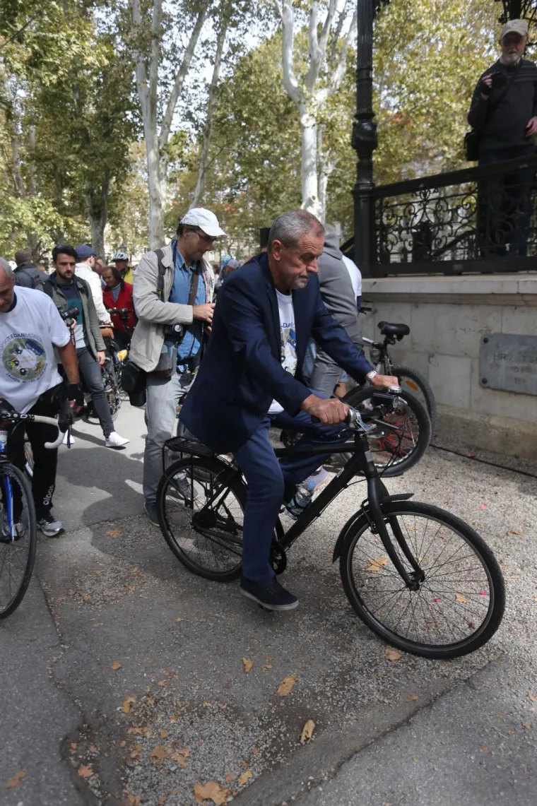 19. Zagrebačka žbica: Gradonačelnik Bandić predvodio povorku biciklista