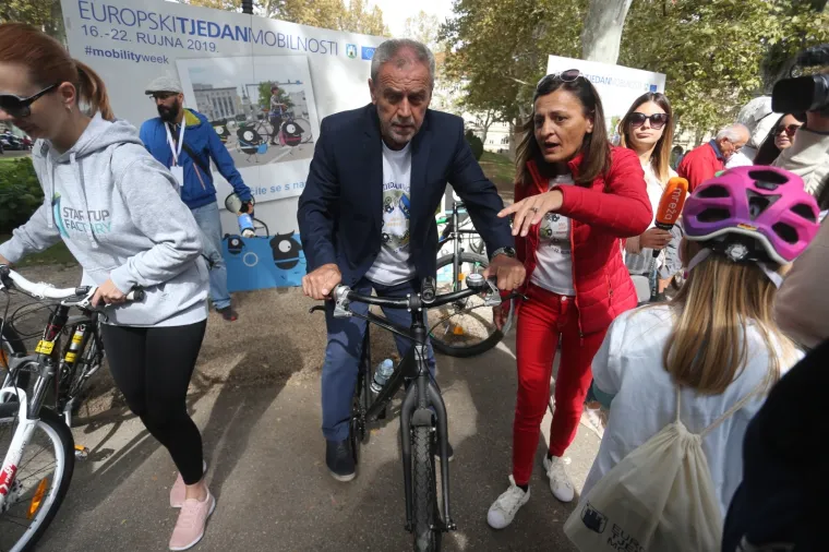 19. Zagrebačka žbica: Gradonačelnik Bandić predvodio povorku biciklista