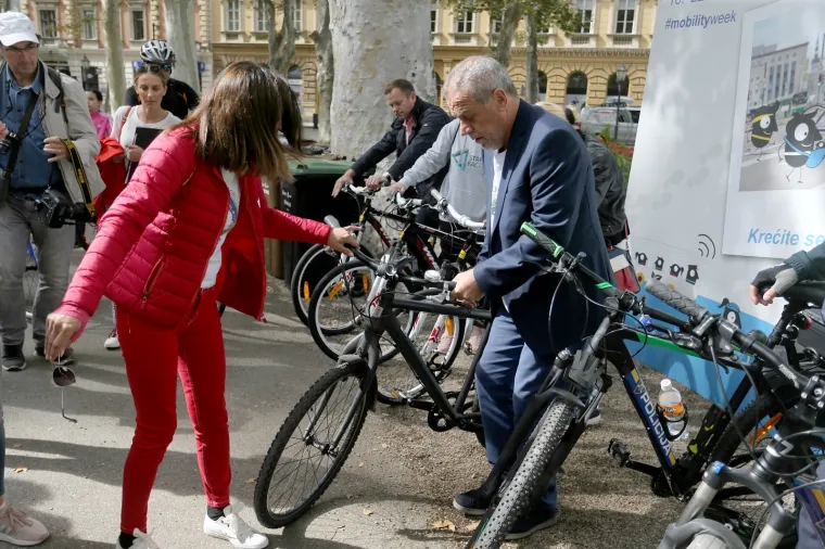 19. Zagrebačka žbica: Gradonačelnik Bandić predvodio povorku biciklista