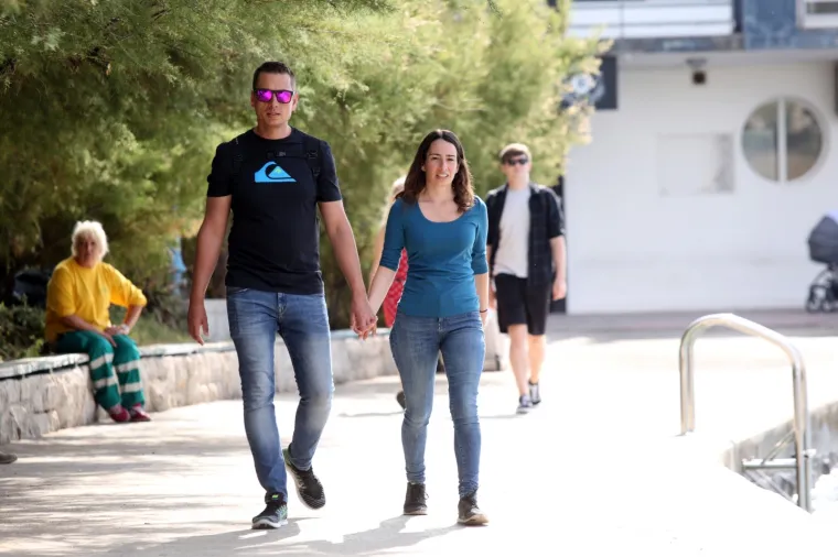 Ki&scaron;a pada, hladno vam je? Onda će vam ove fotke s popularne splitske plaže danas biti nestvarne