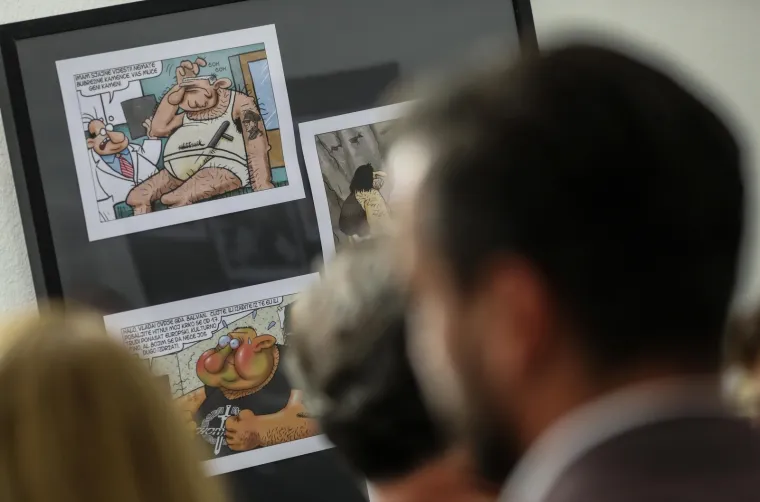 'Kronika hrvatske gluposti' u Mimari: Otvorena izbložba Nika Titanika povodom 25 godina karijere