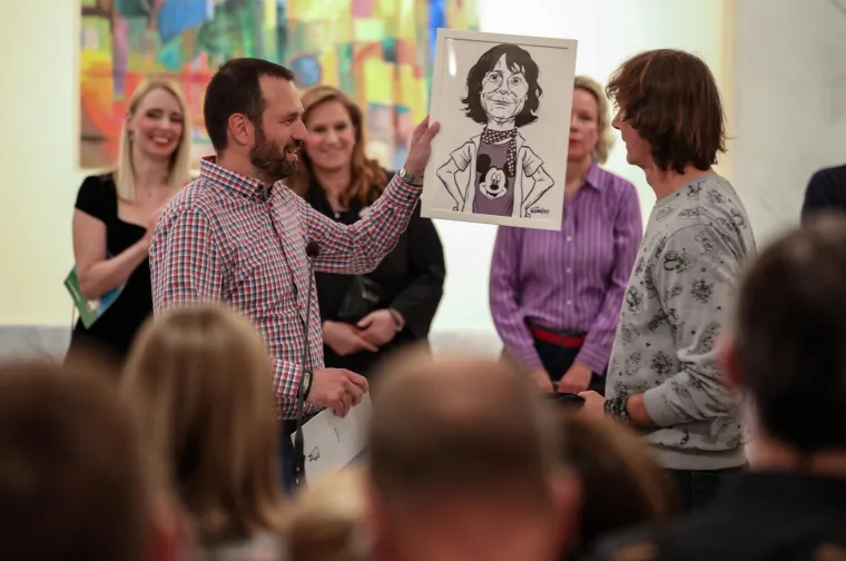 'Kronika hrvatske gluposti' u Mimari: Otvorena izbložba Nika Titanika povodom 25 godina karijere