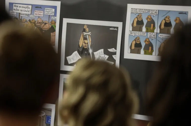 'Kronika hrvatske gluposti' u Mimari: Otvorena izbložba Nika Titanika povodom 25 godina karijere