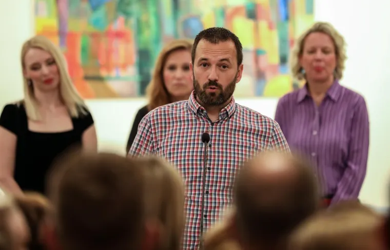 'Kronika hrvatske gluposti' u Mimari: Otvorena izbložba Nika Titanika povodom 25 godina karijere