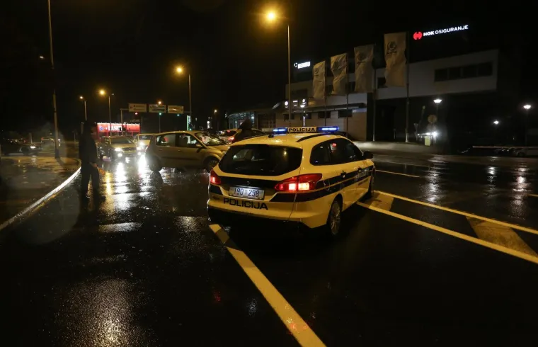 Kataklizma zbog ki&scaron;e u Zagrebu, stotine građana zvalo vatrogasce: Poplavljeni podrumi, stanovi, zatvorene ceste!