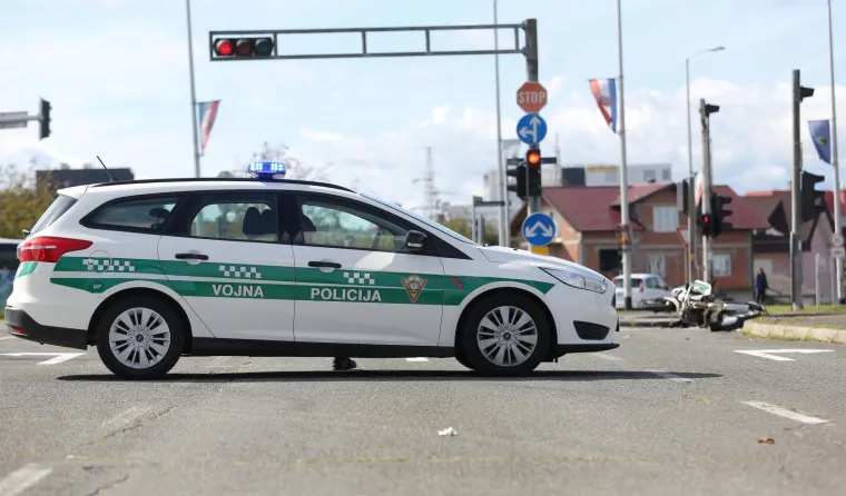 Motociklist je prevezen u KBC Zagreb gdje mu je pružena liječnička pomoć