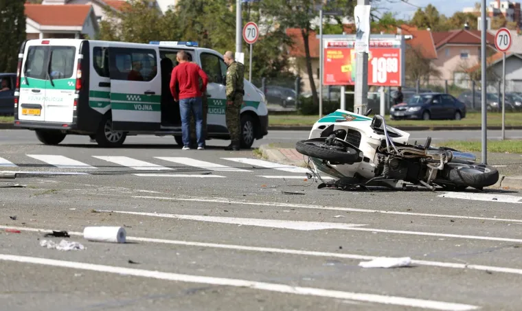 Motociklist je prevezen u KBC Zagreb gdje mu je pružena liječnička pomoć