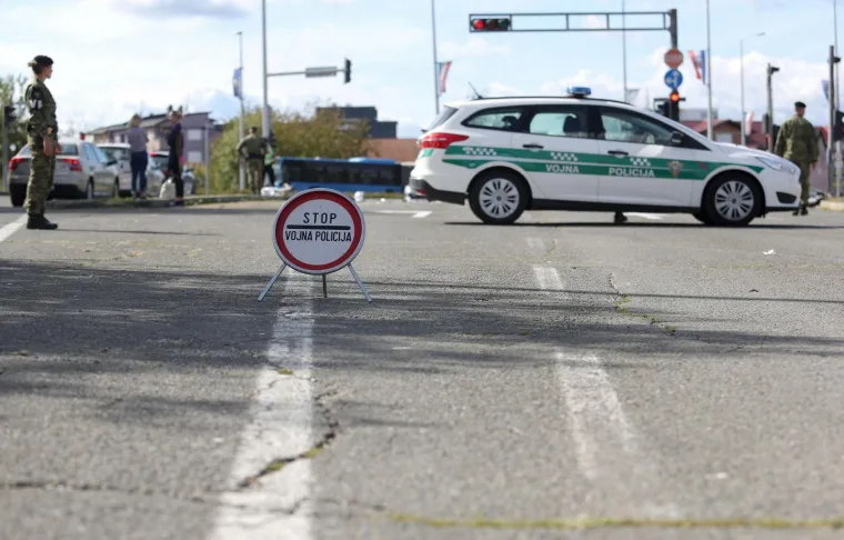 Motociklist je prevezen u KBC Zagreb gdje mu je pružena liječnička pomoć