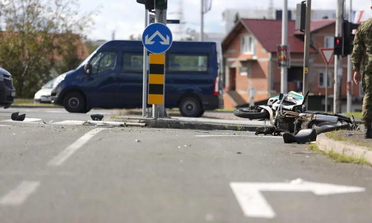 Motociklist je prevezen u KBC Zagreb gdje mu je pružena liječnička pomoć