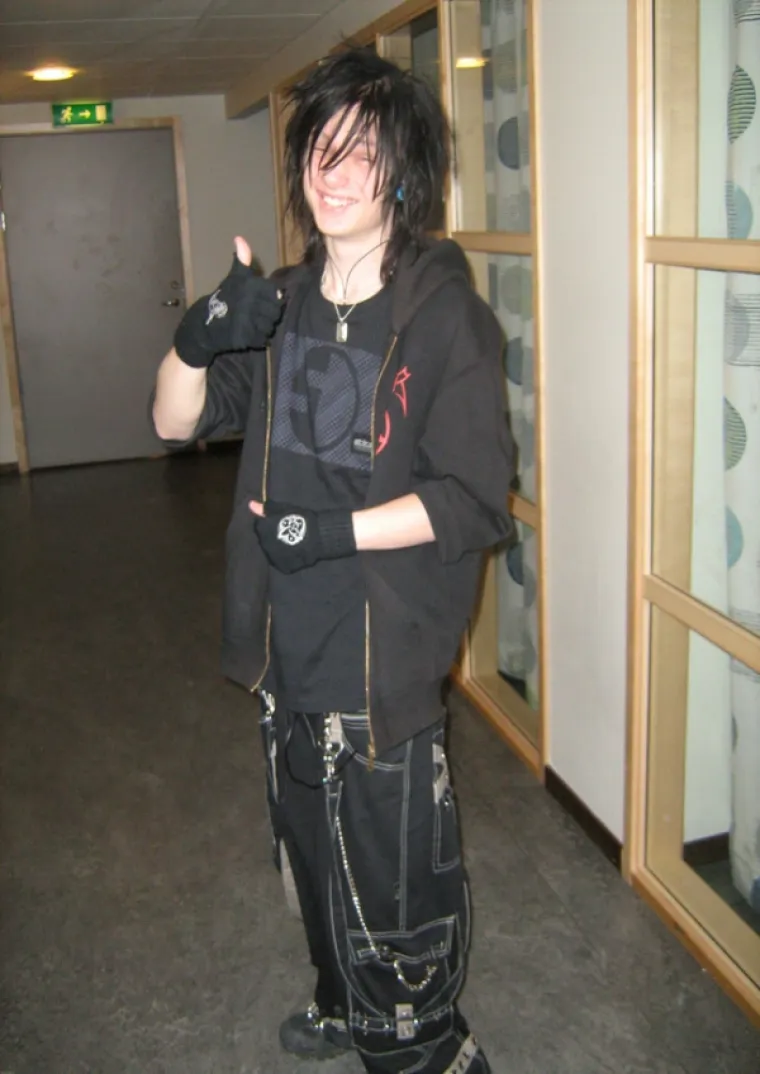 SJEĆATE LI STE KAKO IZGLEDALI NA KRAJU '90-IH? Oni će te&scaron;ko zaboraviti, a za svaki slučaj, tu su i fotografije njihovih modnih opačina