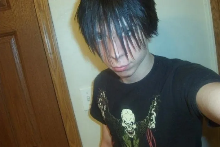 SJEĆATE LI STE KAKO IZGLEDALI NA KRAJU '90-IH? Oni će te&scaron;ko zaboraviti, a za svaki slučaj, tu su i fotografije njihovih modnih opačina