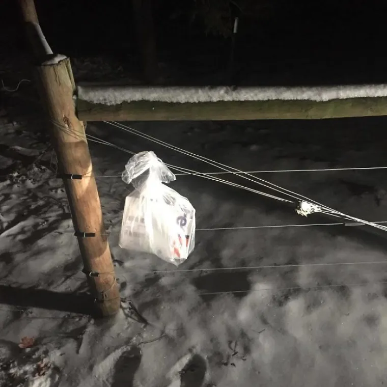 KUPILI STE NE&Scaron;TO PREKO INTERNETA? Pazite da i va&scaron; paket ne zavr&scaron;i ovako 'A lijepo pi&scaron;e ne savijati'