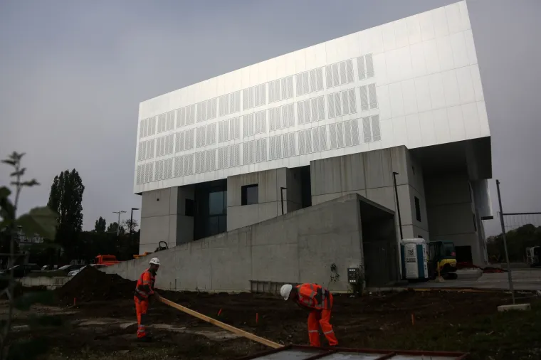 Konačno krenuli radovi na zgradi koja je ko&scaron;tala 100 mil. kn, a treba platiti jo&scaron; 70 mililijuna kn!