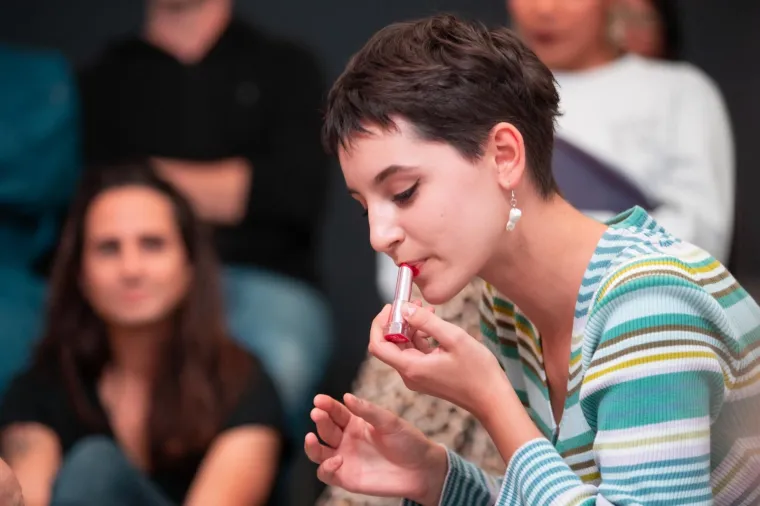 &Scaron;okantno ili...? Skinula se i tražila da je ljube po cijelom tijelu! Publika je rekla - da!