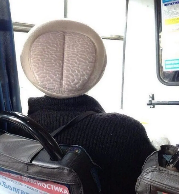 A MISLILI STE DA VI SREĆETE ČUDAKE: Da, ovi su ljudi takvi iza&scaron;li iz kuće i naravno da ih je netko slikao