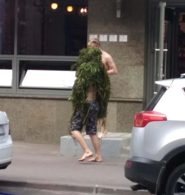 A MISLILI STE DA VI SREĆETE ČUDAKE: Da, ovi su ljudi takvi iza&scaron;li iz kuće i naravno da ih je netko slikao